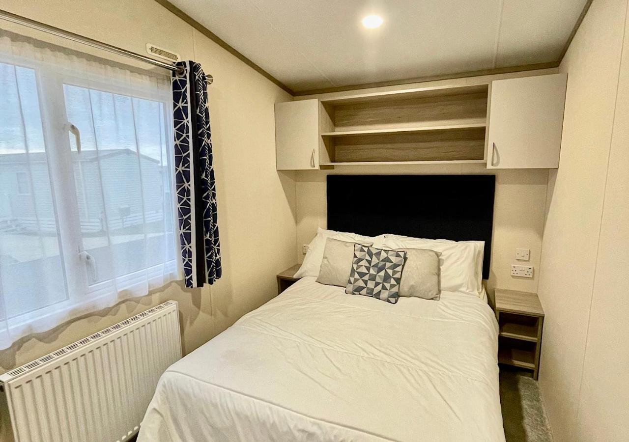 Luxury 3 Bedroom Caravan Between Perranporth And Newquay, Cornwall Ньюки Экстерьер фото